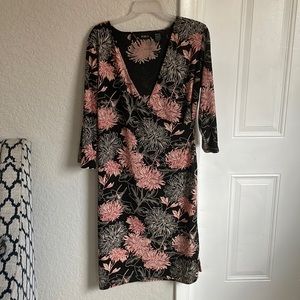 Nice dress purchased at Macys worn once,has stretch.